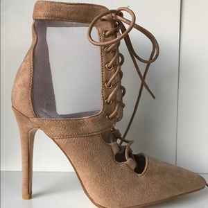 NEW- Tan bootie heel