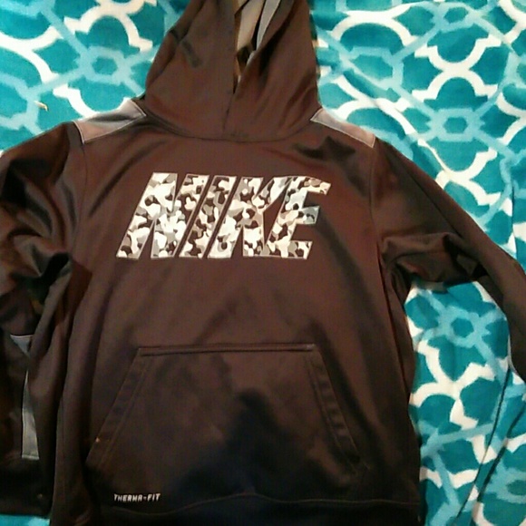 M thermafit boys sweatshirt.