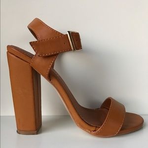 Cathy Jean everyday heels
