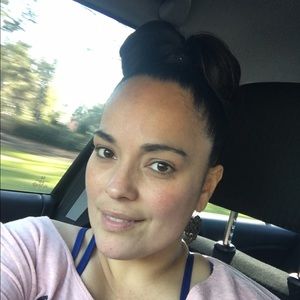 Meet your Posher, Desiree