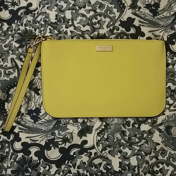 Sale!  Kate Spade wristlet
