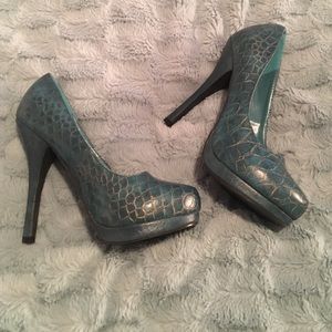 Snake pattern heels