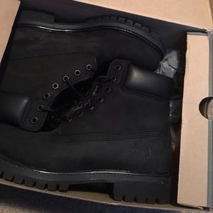 Black Men's Timberlands in size 8