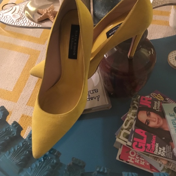 L. K. Bennett pumps - Picture 2 of 4