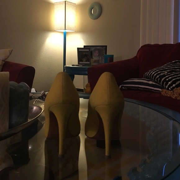 L. K. Bennett pumps - Picture 4 of 4