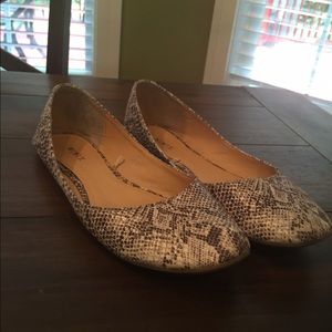Snake skin flats