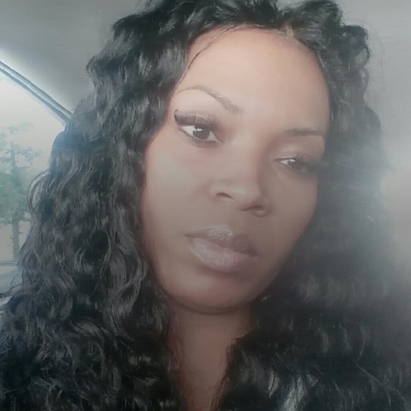 Meet your Posher, Latonya