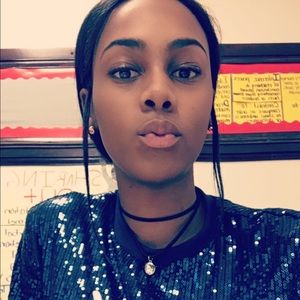 Meet your Posher, Ana