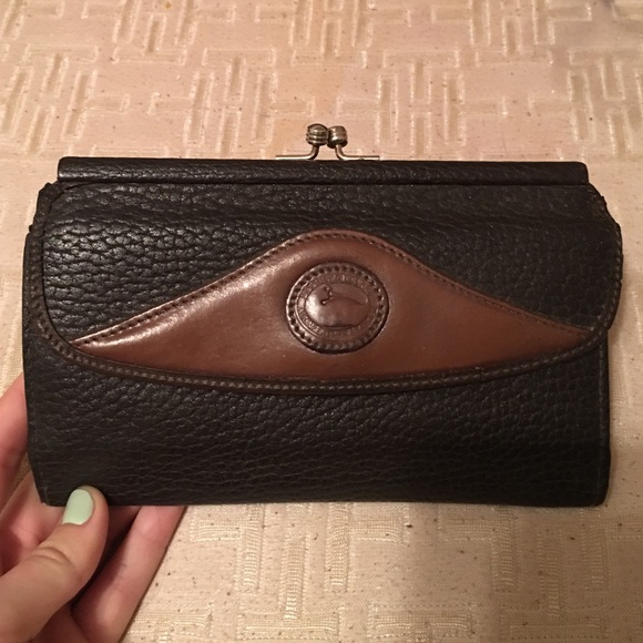 Dooney & Bourke wallet