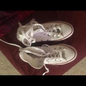 White Hightop converse