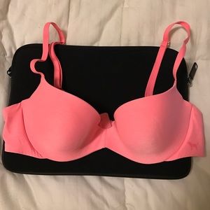 Victoria's Secret PINK "light lift" tshirt bra