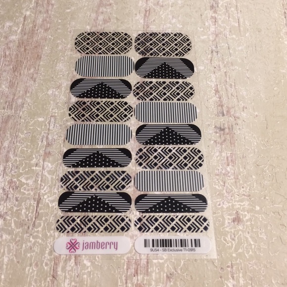 Jamberry Nail Wraps Combo (& 6 FREE combo manis!)