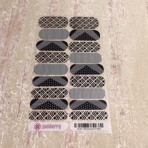 Jamberry Nail Wraps Combo (& 6 FREE combo manis!)