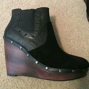 Sz 11 Dr Scholls Abbey Studded Wedge Booties
