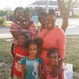 Meet your Posher, Akinya