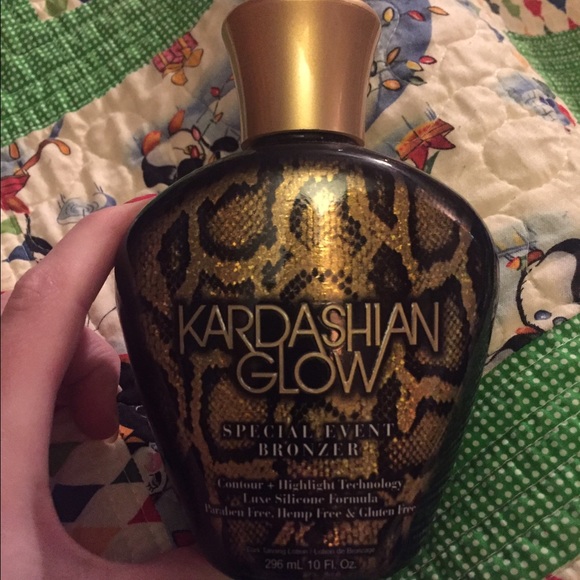 Kardashian Glow: Special Event Bronzer