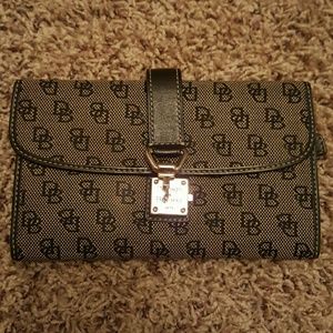 Dooney and Bourke wallet