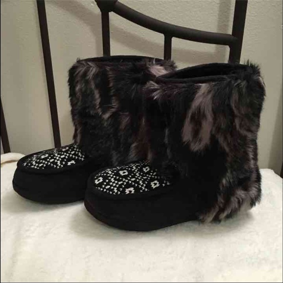 DR SCHOLLS Grey Black Fur Boots Size 5-6