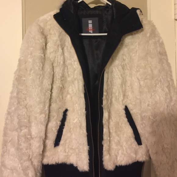 I Buffalo fur coat with polyester lining
