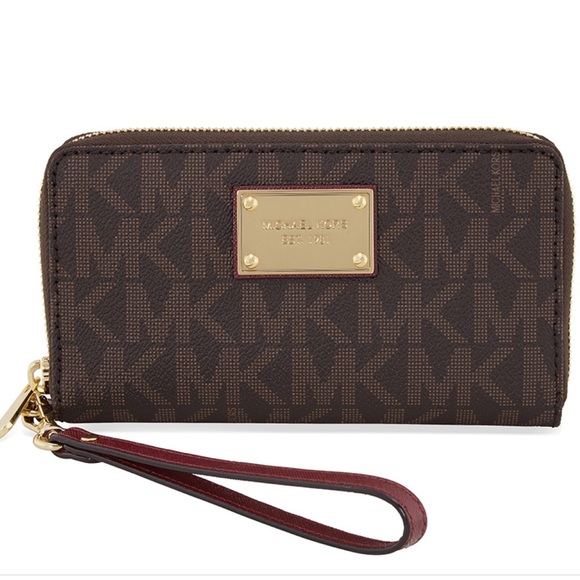 Michael Kors jet set large smart phone wristlet