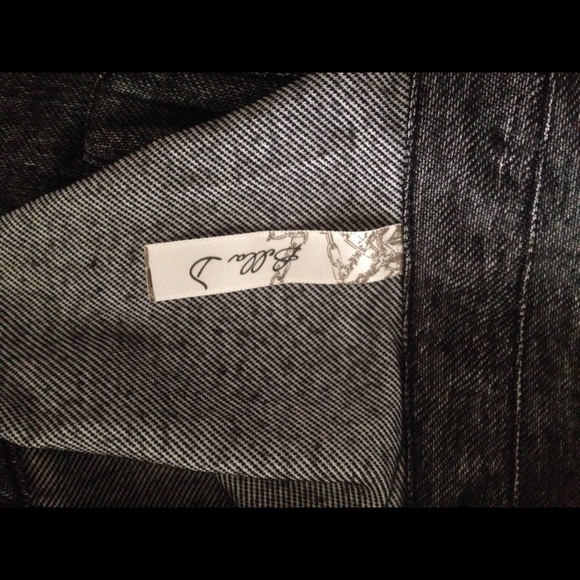 Medium Bella D shiny gray top - Picture 3 of 3