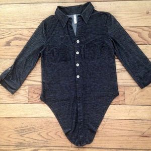 Medium Bella D shiny gray top