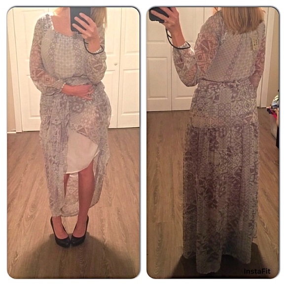 Gorgeous long sleeve grey pattern maxi dress - Picture 2 of 4