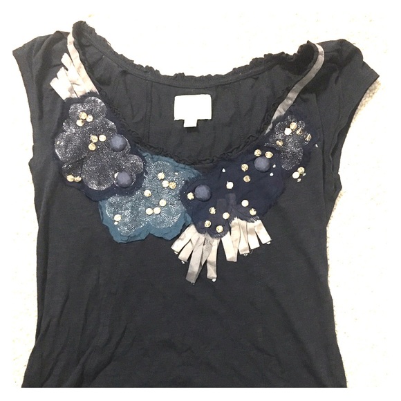 ✨SALE✨ Anthropologie Deletta navy appliqué tee