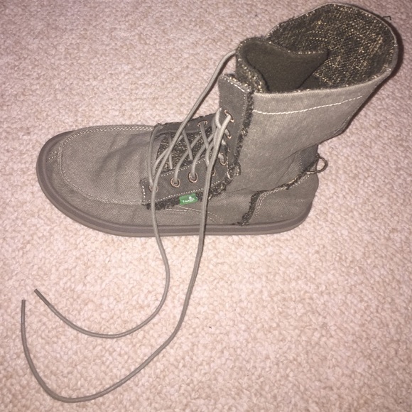 NWOT Sanuk Shoes