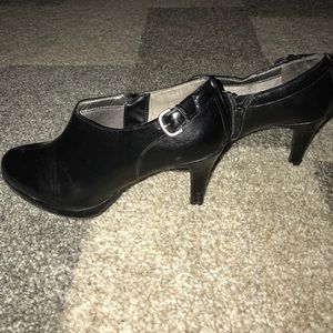 Life Stride Heeled Booties