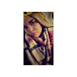 Meet your Posher, Molly