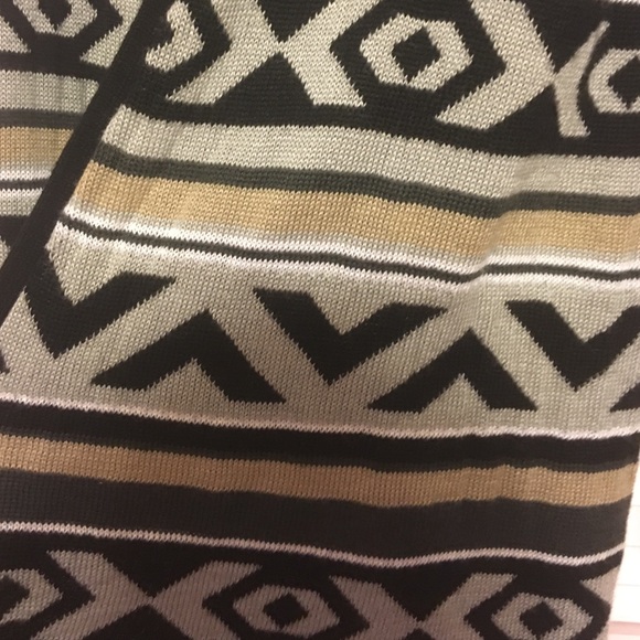 Aztec Design Cardigan - Picture 2 of 3