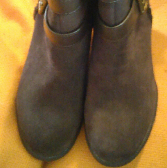NWT Sole Sensibility Women's Brown Wedge Booties Size 7 - Picture 2 of 4