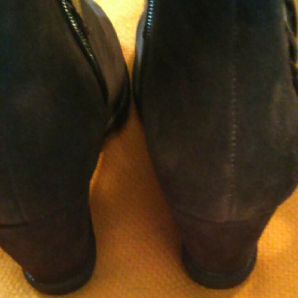 NWT Sole Sensibility Women's Brown Wedge Booties Size 7 - Picture 3 of 4