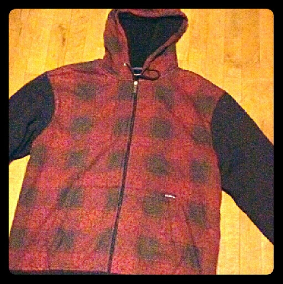 This is a XL black and deep burgundy jacket - Picture 1 of 4