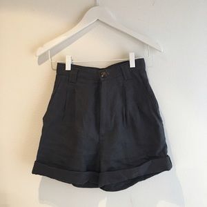 American Apparel Linen Pleated Short in Dark Grey.