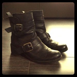 EUC Lucky Brand "Hanae" Black Ankle Moto Boots