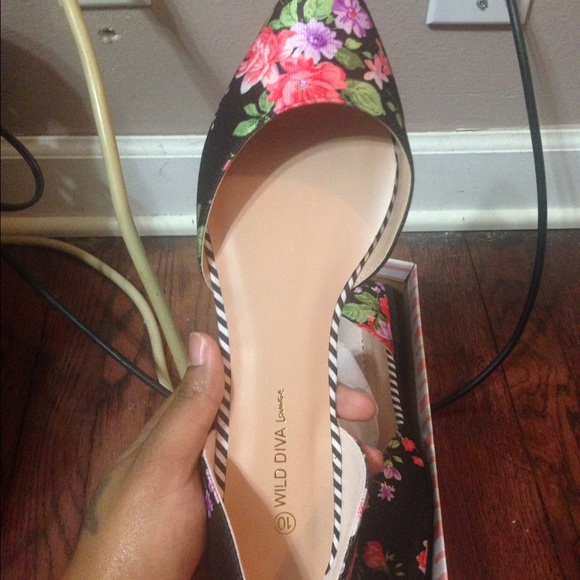 Cute floral flats