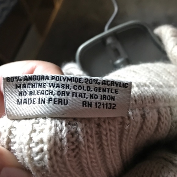 Lombaggi knitwear tan sweater coat/cape - Picture 5 of 5