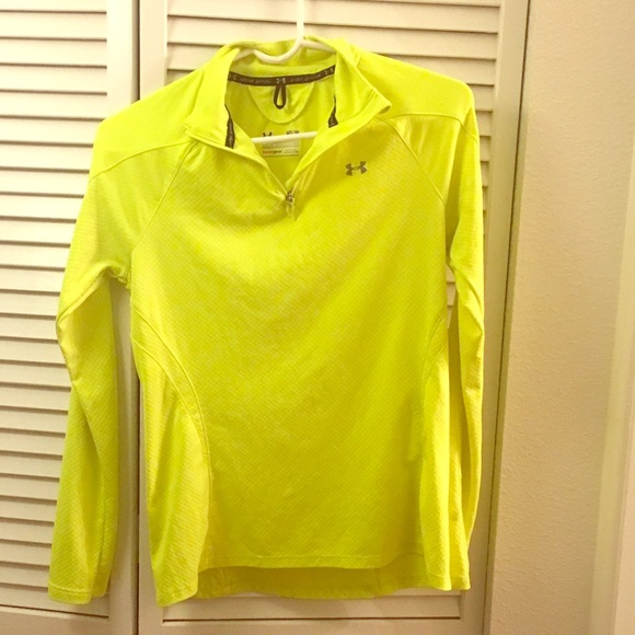 💋FINAL SALE💋 UnderArmour Semi-Fitted Pullover