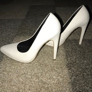It's White Snake Heels Pumps