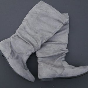 NWOT GRAY BOOTS