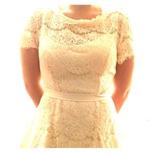Medium Ark & CO Cream Lace Dress