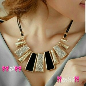 🎀HP🎀Gold, rhinestone, and black inlay necklace