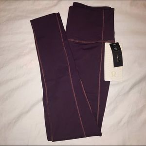 HIGH RISE LULULEMON TIGHTS