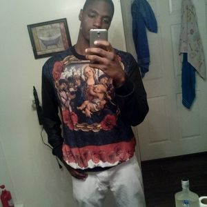 Meet your Posher, Dee