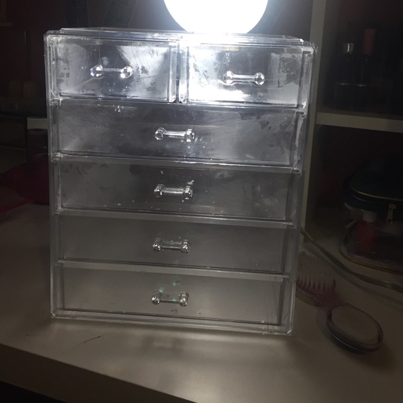 Acrylic makeup organizer - Picture 1 of 3