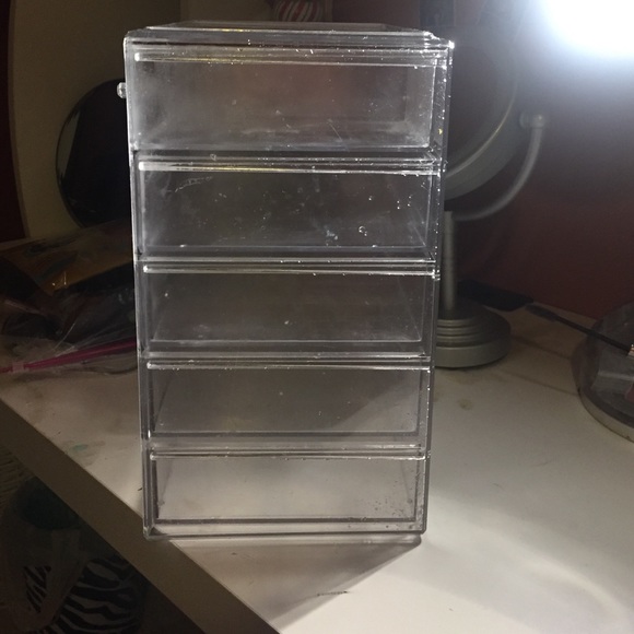 Acrylic makeup organizer - Picture 2 of 3