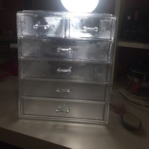 Acrylic makeup organizer