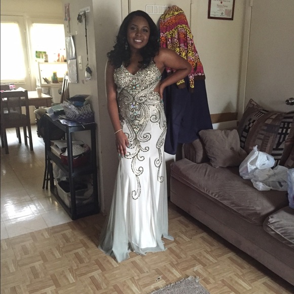 PROM DRESS FOR SALE!